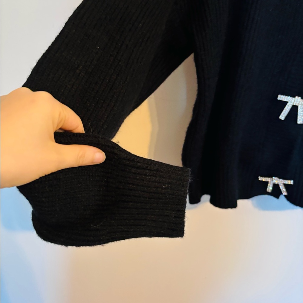 SHEIN black ribbed cardigan cropped with jeweled bow buttons, missing some jewel - Picture 2 of 5